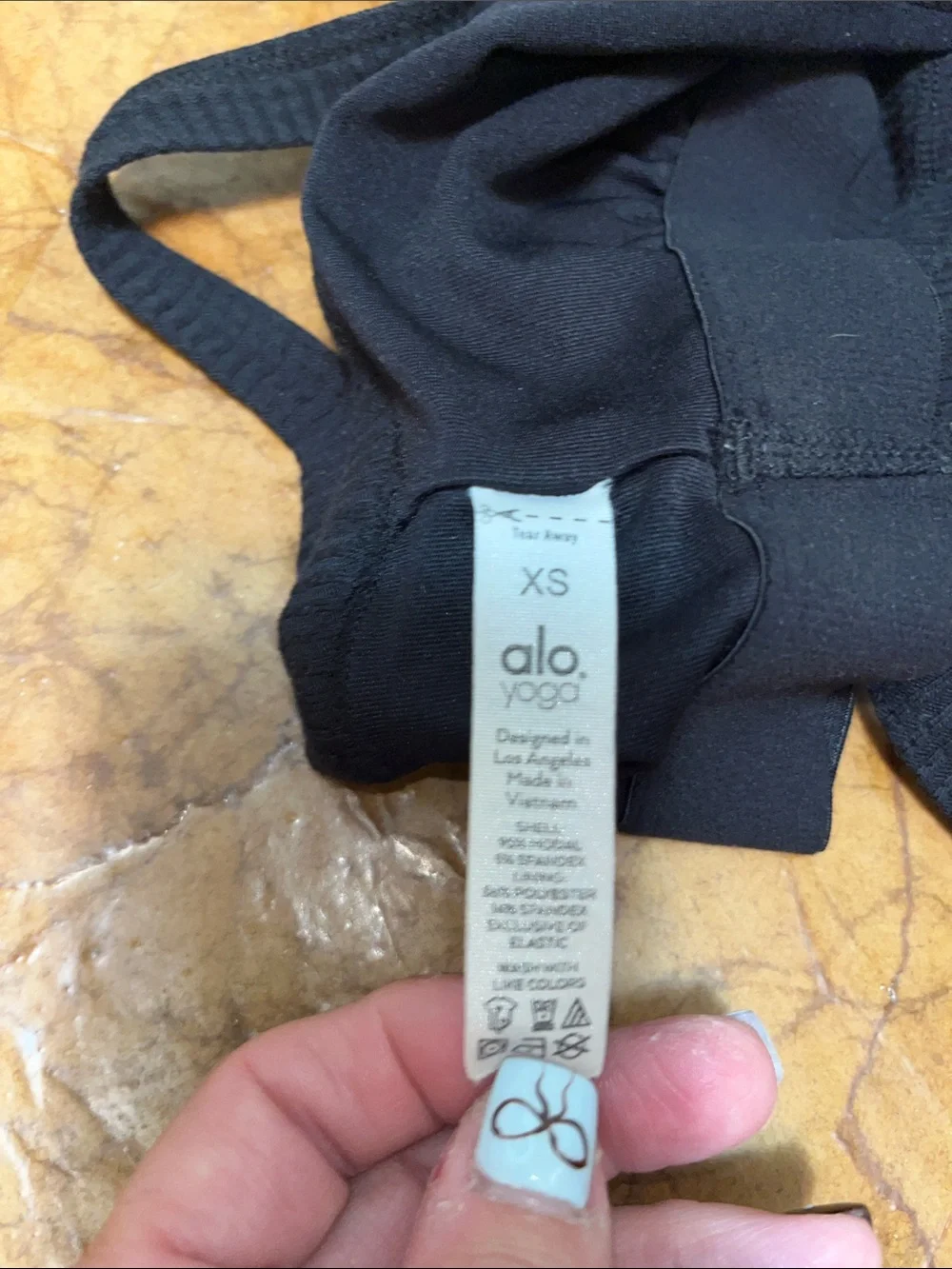 ALO Yoga pair alo